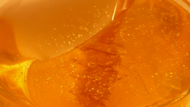 O mel é uma fonte de saúde — Vídeo de Stock