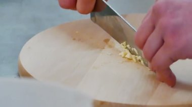 Şef tarafından gıda hazırlama