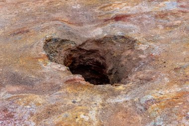 And Dağları, Bolivya 'da volkanik aktiviteleri olan çamur çukuru..