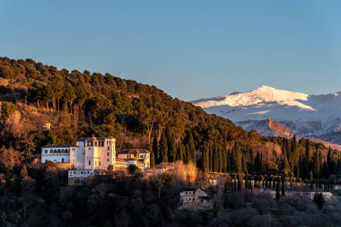 Granada, İspanya 'daki Arap sarayı manzarası Generalife