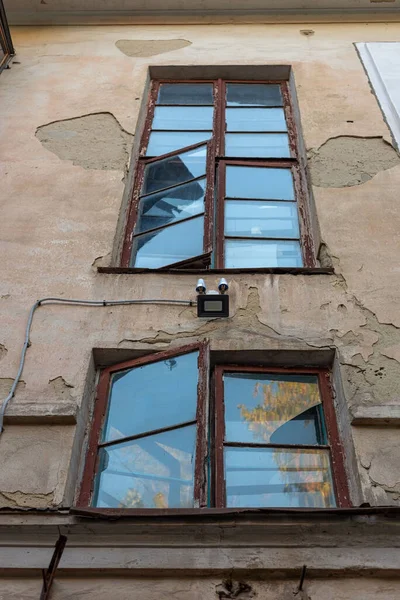 Janela Exterior Velha Entrada Edifício Residencial Janela Velha Ucraniano Com — Fotografia de Stock