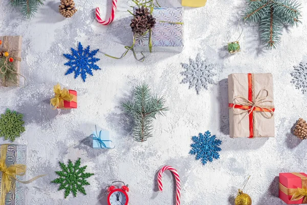 상품들의 크리스마스 명세서들이 회색과 배경에 있습니다 위에서 Flatley Christmas 운명적 — 스톡 사진