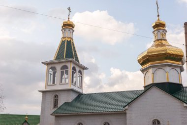 Ukrayna kilisesinin kubbesi. Krivoy Rog. Nisan 2021.