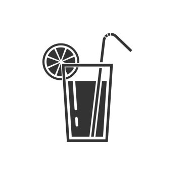 Limon çemberi ve pipetli bir bardakta meşrubat. Alkolik ve alkolsüz içecekler.
