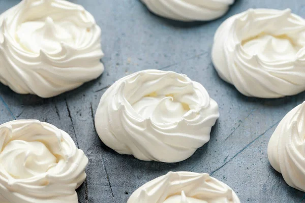 Sweet White Meringue Old Rustic Table — Stock Photo, Image