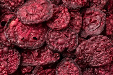 Sağlıklı fırında pancar cipsi geçmişi. Vejetaryen yemeği