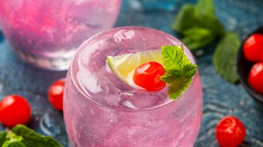 Limonata ya da limonata bardakta olsun. Tazeleyici yaz içeceği.