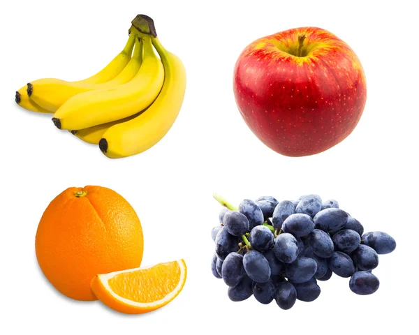 Gałąź winogron niebieski, żółty, bananów, świeżych plasterkach pomarańczowe i czerwone jabłko świeże na białym tle — Zdjęcie stockowe