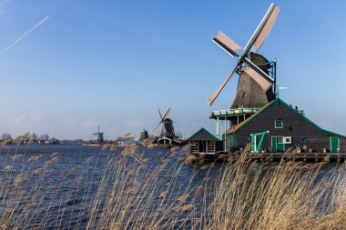 Amsterdam, Hollanda Hollanda yel değirmenleri ile kanal kapatın