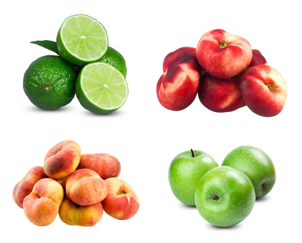 Plasterki świeżej limonki, diety świeżych owoców trzy zielone jabłka, płaskie nektaryny i brzoskwinie na białym tle — Zdjęcie stockowe