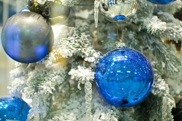 Brinquedo de Natal na árvore de Natal — Fotografia de Stock