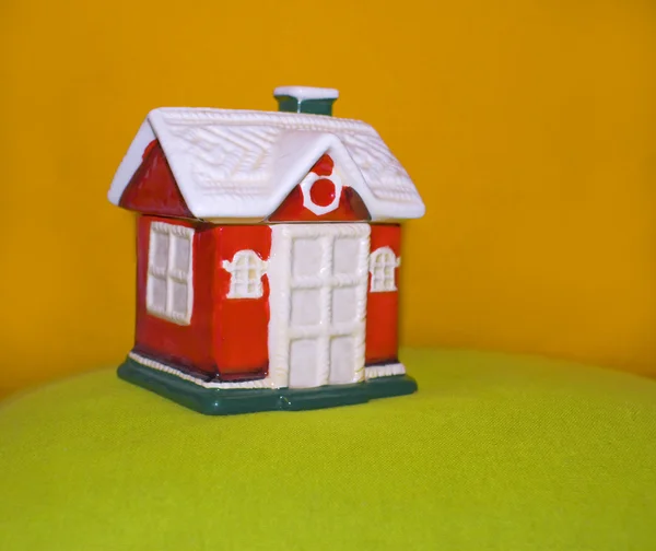 küçük bir oyuncak ev