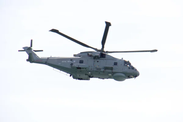 Bir askeri Merlin helikopteri uçarken görüldü.