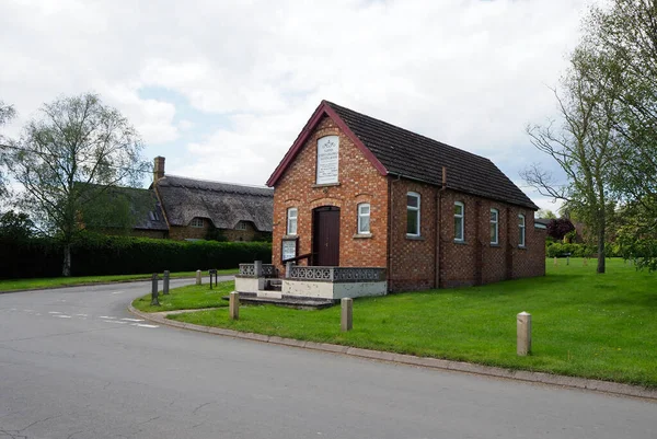 Ein kleines und gepflegtes christadelphisches Haus der Begegnung — Stockfoto