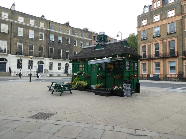 Albergue y cafetería de taxis Russell Square en Londres — Foto de Stock