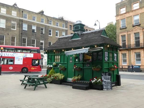 Albergue y cafetería de taxis Russell Square en Londres — Foto de Stock