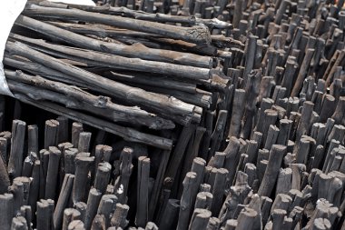 Doğal ahşap kömür