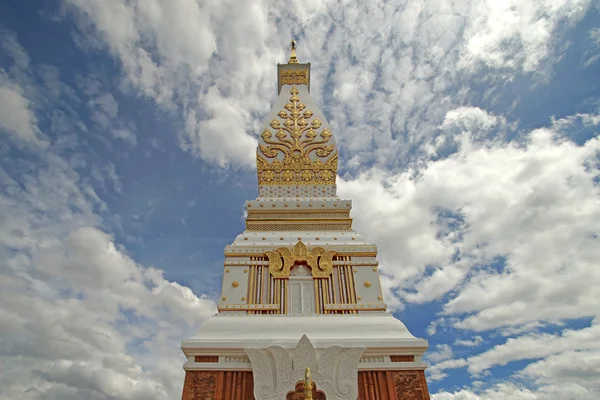 金色的舍利塔，佛教宗教纪念碑 — 图库照片