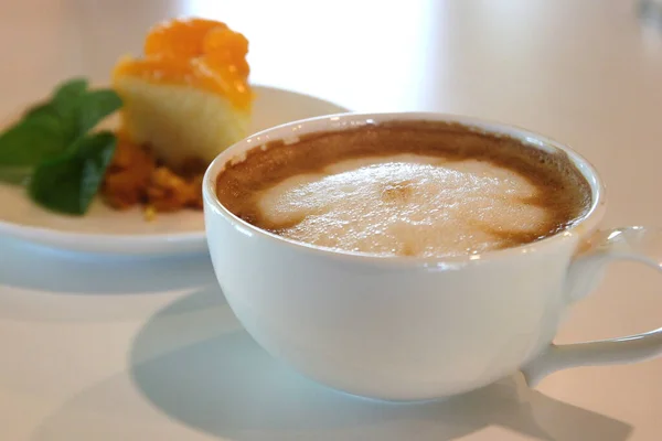 Kopp Varm Latte Konst Kaffe Träbord — Stockfoto