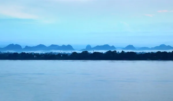 Beau Paysage Tôt Matin Sur Rivière — Photo