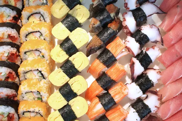 Rolos de sushi — Fotografia de Stock