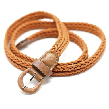 Beyaz arka plan üzerinde kadın kemer deri