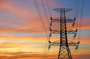 yüksek gerilim elektrik Kulesi silueti