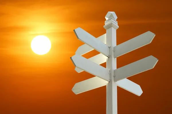 Sinal de direção com espaços em branco para texto — Fotografia de Stock