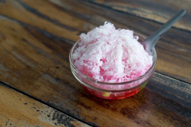 buz yoğunlaştırılmış süt ile tıraş 