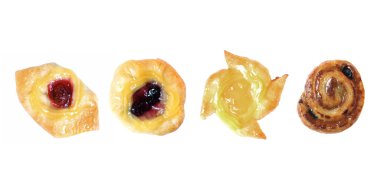 whit üzerinde izole tatlılar meyve Danimarka ve tarçınlı üzümlü rulo