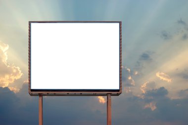 boş billboard reklam güzel gökyüzü arka plan üzerinde
