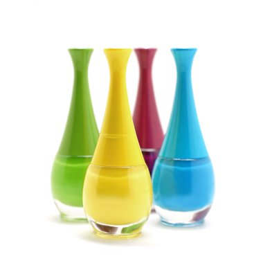 renkli tırnak üzerinde beyaz izole şişe Lehçe