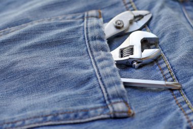 işçiler cep kot pantolon çeşitli araçlar