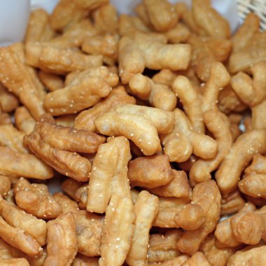 aperatif ve tatlı, derin yağda kızartılmış doughstick