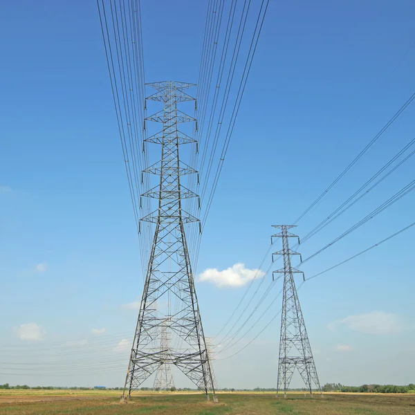 Torre eléctrica de alto voltaje —  Fotos de Stock