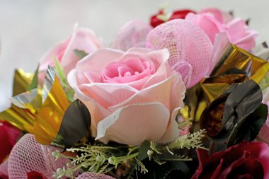 renkli gül yapay çiçek 