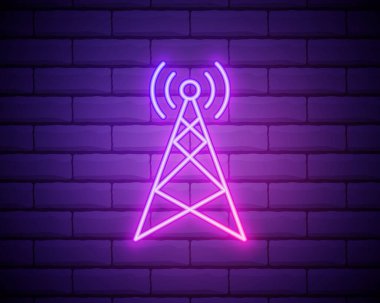 Radyo kulesi simgesi. Medya elementleri neon tarzı simgelerde. Tuğla duvara izole edilmiş web siteleri, web tasarımı, mobil uygulama ve bilgi grafikleri için basit simge