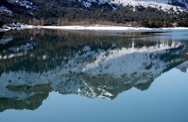 Grandes nevadas en la Sierra de Tramuntana en Mallorca, España . — Foto de Stock