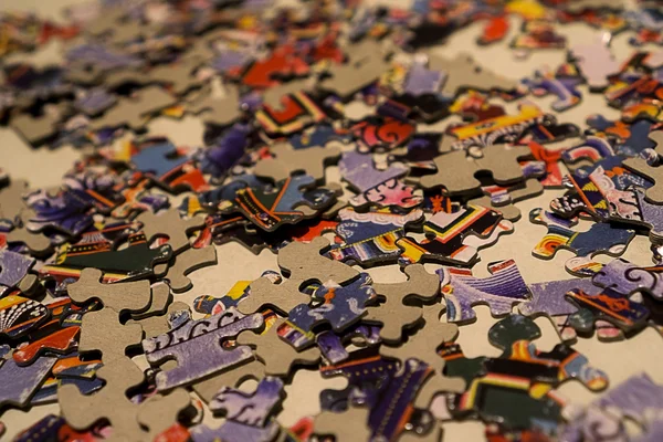 İç içe geçmiş Jigsaw Puzzle parçaları