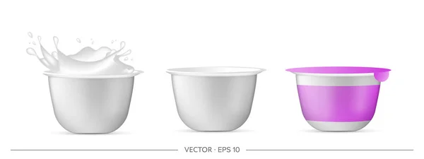 Set Bicchieri Plastica Yogurt Isolato Uno Sfondo Bianco Illustrazione Vettoriale — Vettoriale Stock