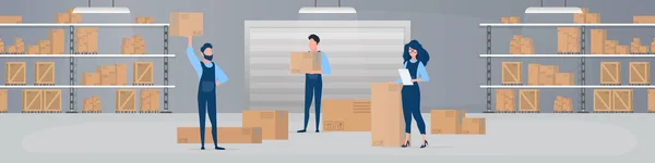Güvenli kıyafetler giyen insanlar depo vektör düz çizim bölümünde çalışıyor. Lojistik teslimat servisinin deposundaki kadın ve erkek. Personel, raftaki kutularla çevrili ve deponun içini taşıyor