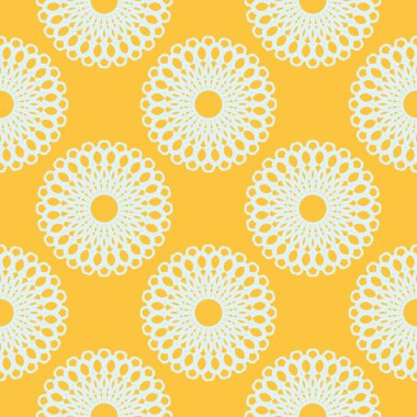 Beyaz antika süslemelerle sarımsı, pürüzsüz bir desen. Eski tarz bir şablona sahip duvar kağıdı. Yerli çiçek elementi. Duvar kağıdı, kumaş, ambalaj için grafik süslemesi.