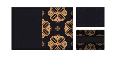 Slovenya desenli siyah kart tasarımı. Metin ve vintage süslemeleriniz için yer içeren davet kartı şablonu.