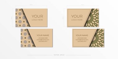 Kartvizit tasarımı bej renkli ve lüks desenli. Metnin ve soyut süsün için yeri olan şık kartvizitler.