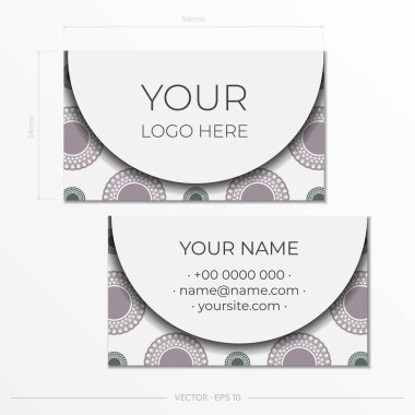 Kartvizit seti. Siklamen bitkileri ve ağustos böcekleriyle modern tarzda klasik bir model. Vektör illüstrasyonu