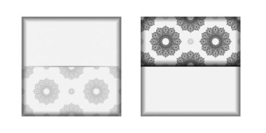 Senin için siyah mandala süsüsüyle birlikte beyaz kart şablonu. Metinleriniz ve kalıplarınız için bir davet hazırlanıyor.