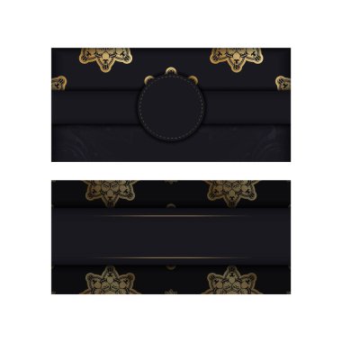 Tasarımınız için soyut altın süslemeli siyah renkli tebrik broşürü..