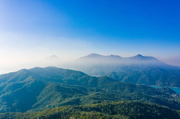 Sai Kung Country Parkı Ndaki Puslu Dağ Manzarası High Island — Stok fotoğraf
