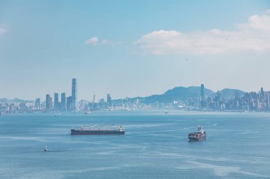 Kargo gemisi Victoria Limanı, Hong Kong 'da. Endüstriyel Ulaşım