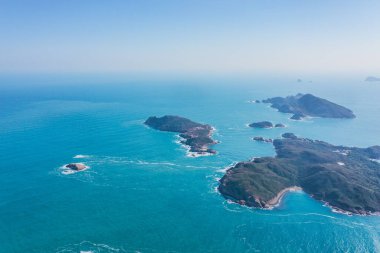 Long Island Rezervuarı 'nın yanındaki ada Sai Kung, Hong Kong' da ünlü tatil yeri.